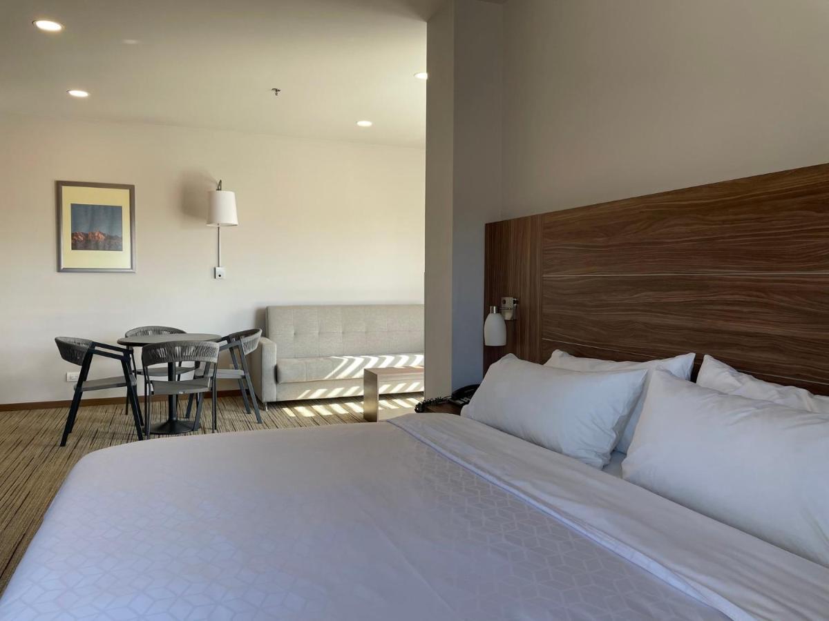 Holiday Inn Express Guaymas By Ihg Extérieur photo A room at the hotel