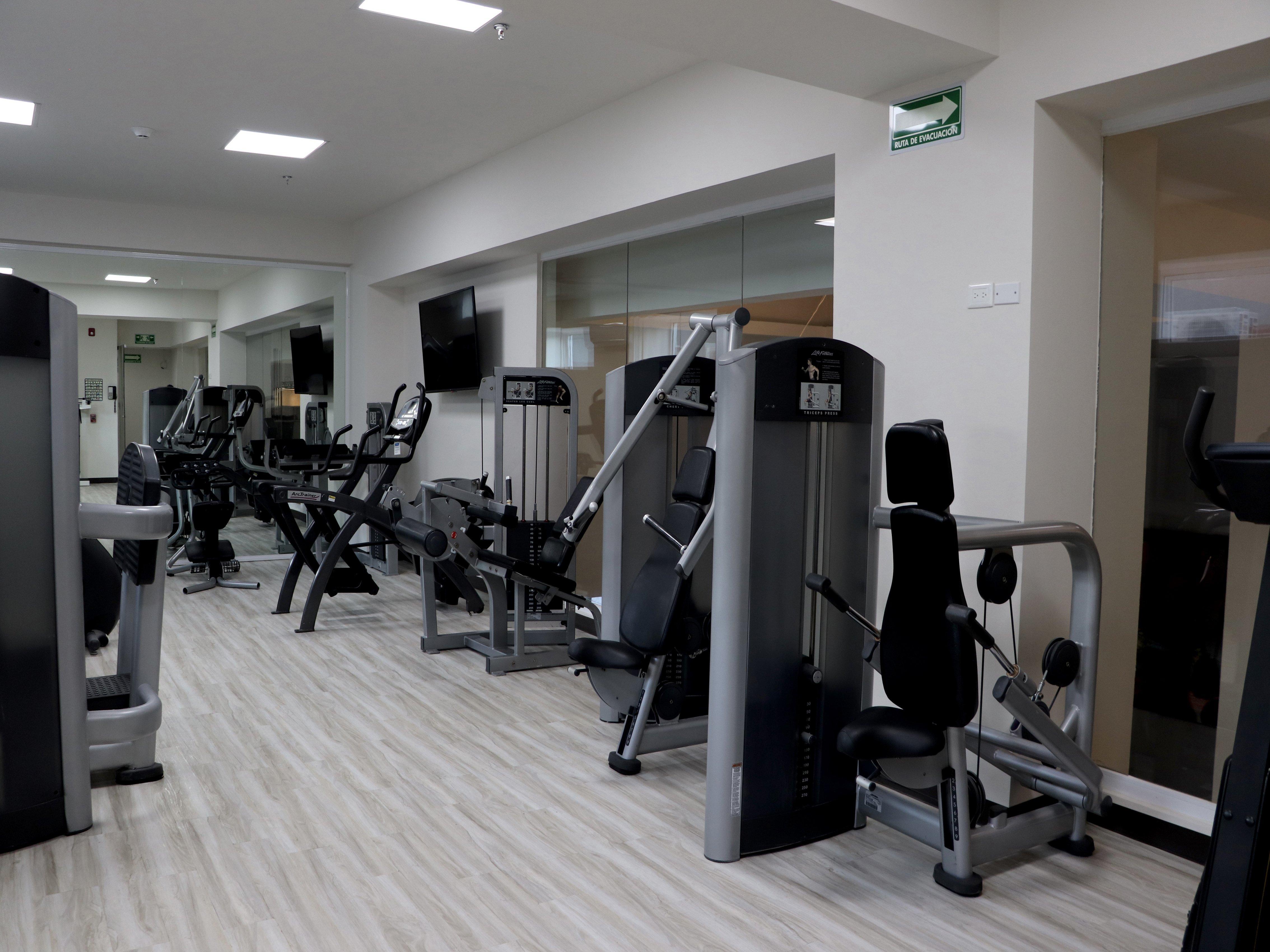 Holiday Inn Express Guaymas By Ihg Extérieur photo The gym at the hotel