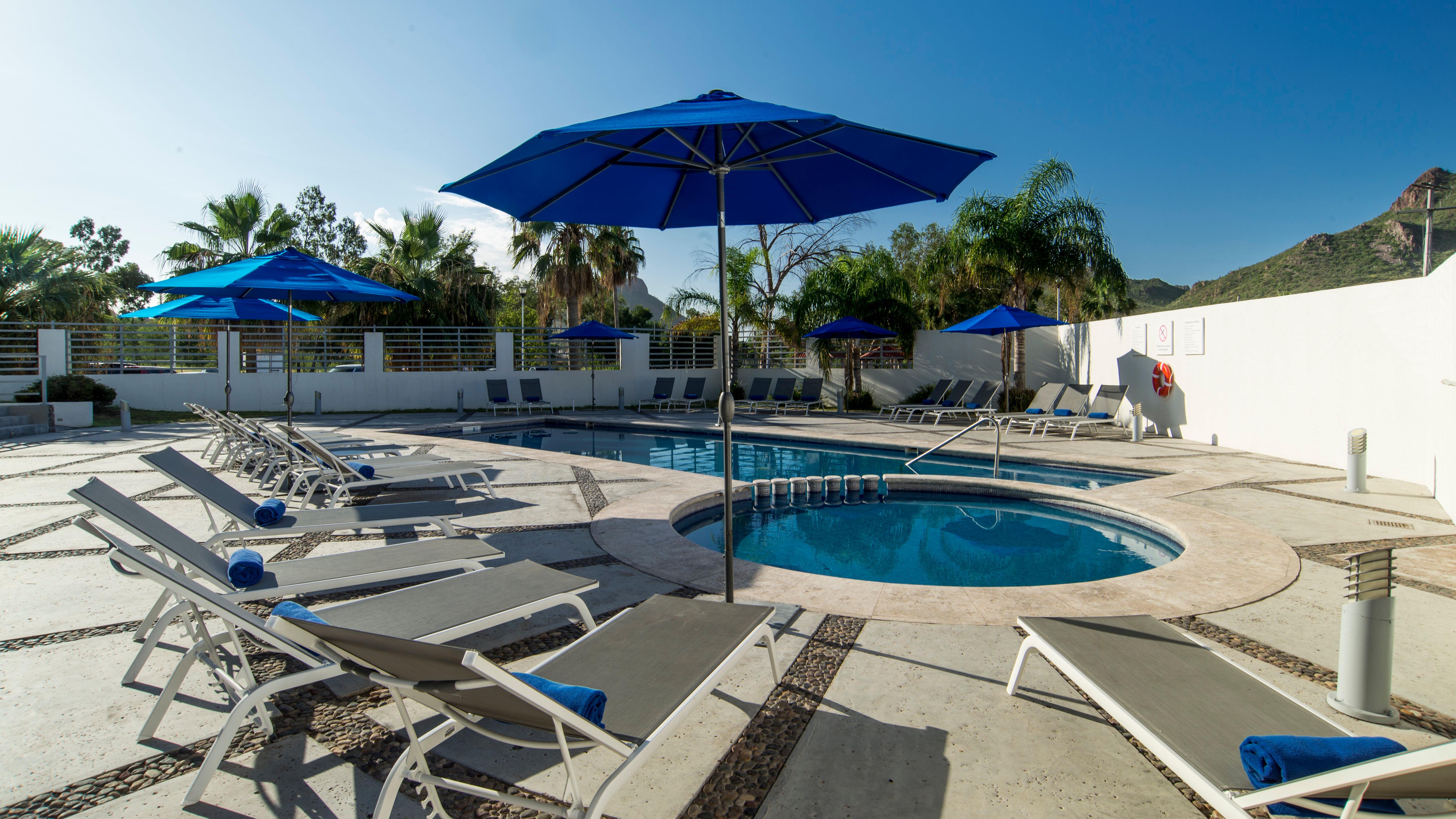 Holiday Inn Express Guaymas By Ihg Extérieur photo Hotel's pool