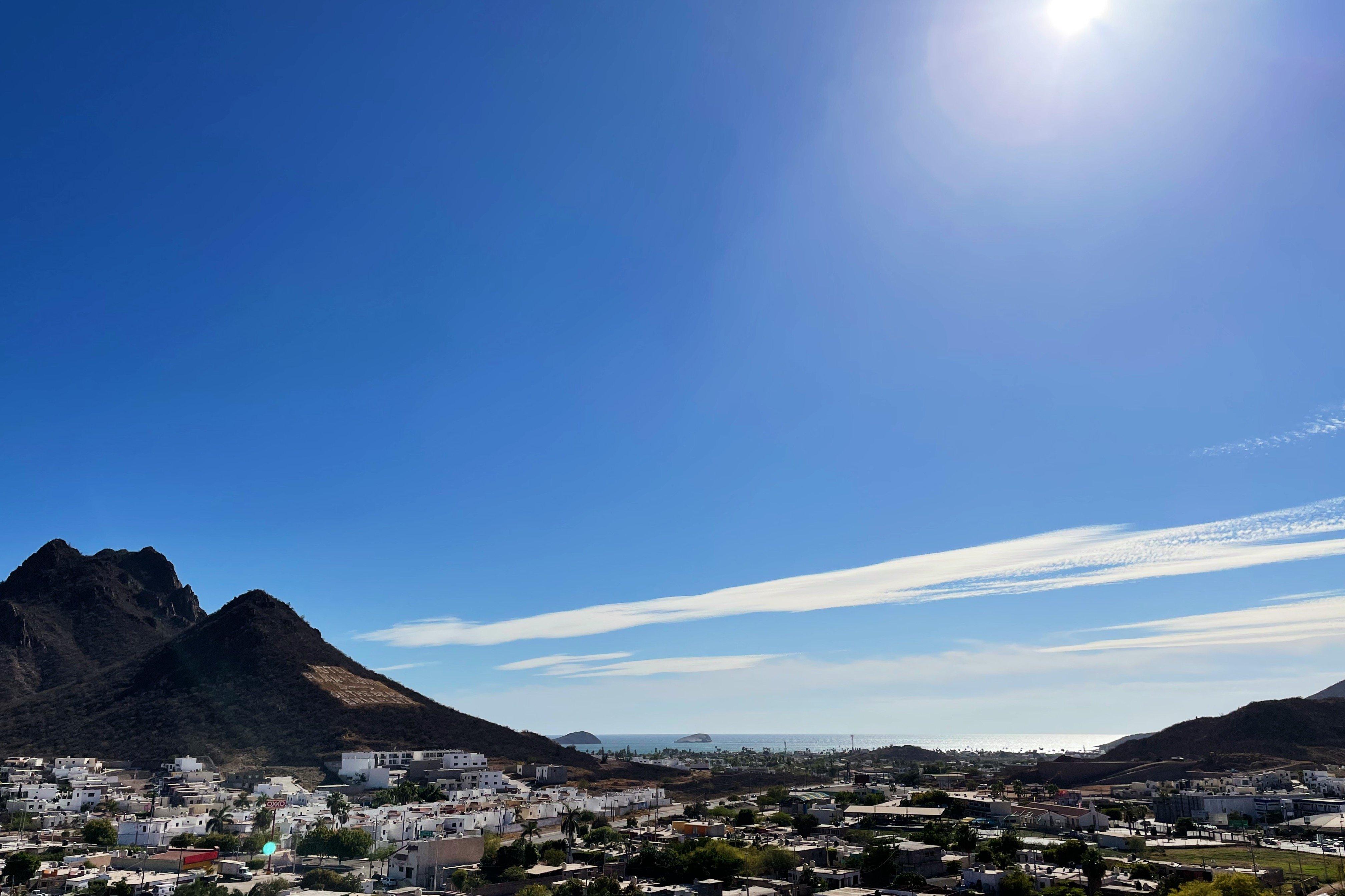 Holiday Inn Express Guaymas By Ihg Extérieur photo View of the town