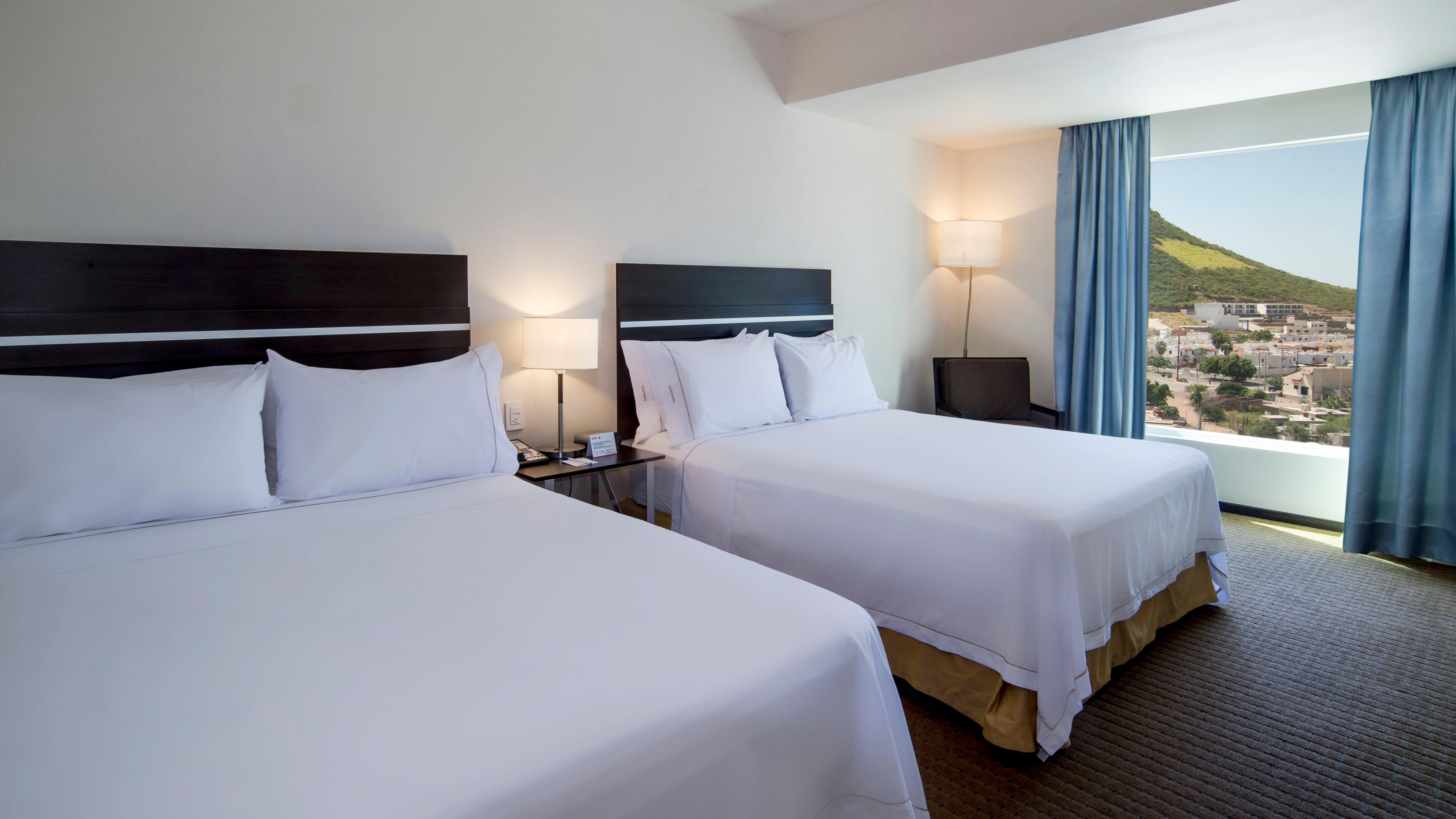 Holiday Inn Express Guaymas By Ihg Extérieur photo A typical guest room at the Hilton San Diego Bayfront
