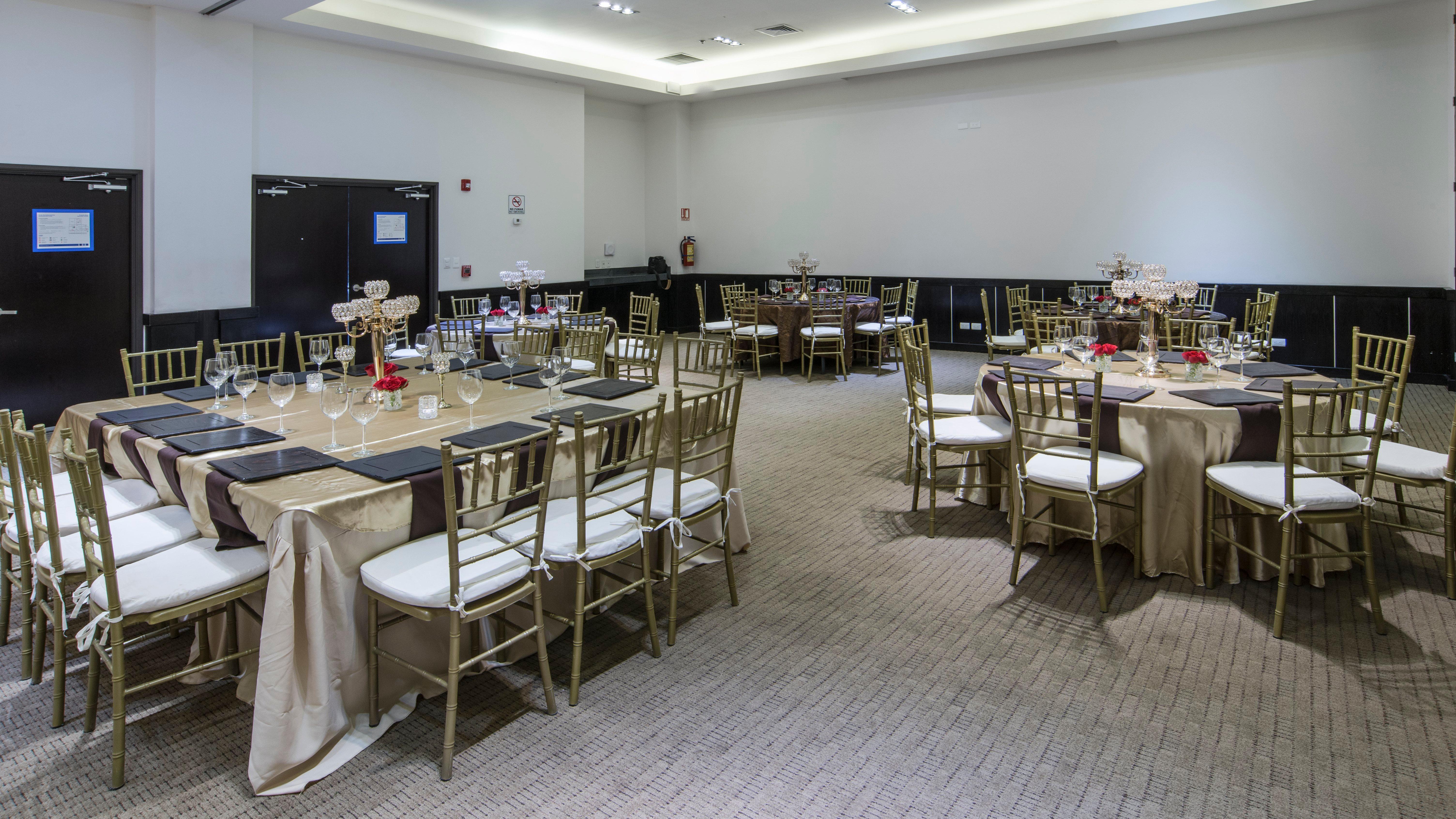 Holiday Inn Express Guaymas By Ihg Extérieur photo The ballroom at the hotel